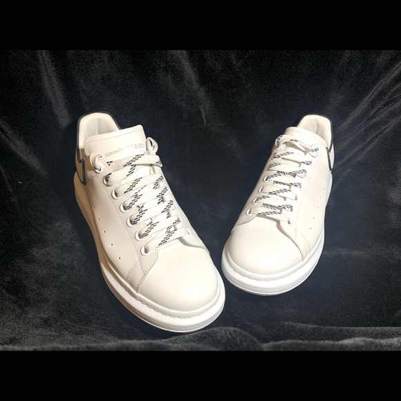 Alexander Mcqueen oversized sneaker white. Size 9. - Picture 3 of 4